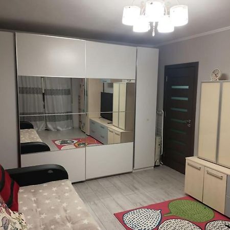 Private Room Near 3 Min Metrou Crangasi, 40 M2 Bükreş Dış mekan fotoğraf