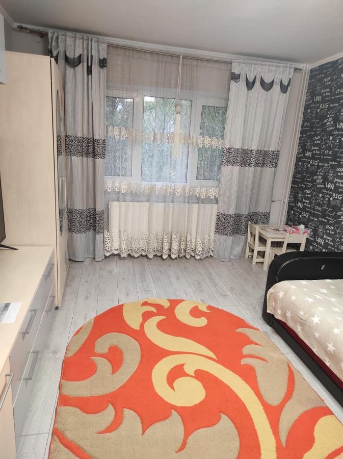 Private Room Near 3 Min Metrou Crangasi, 40 M2 Bükreş Dış mekan fotoğraf