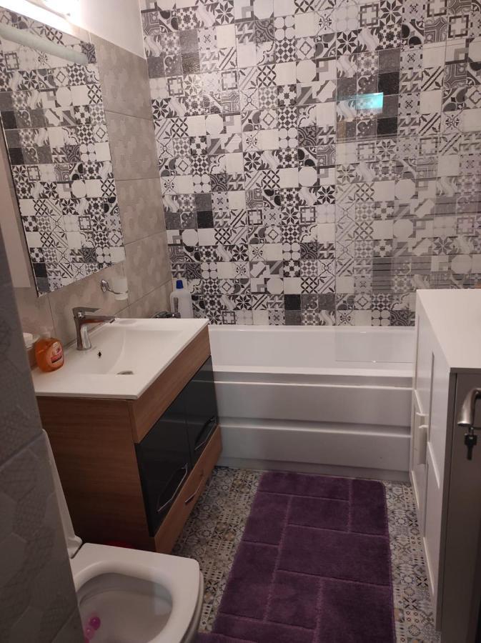 Private Room Near 3 Min Metrou Crangasi, 40 M2 Bükreş Dış mekan fotoğraf