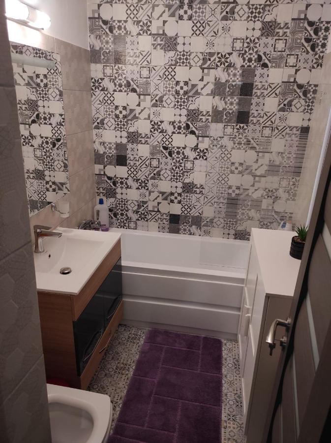 Private Room Near 3 Min Metrou Crangasi, 40 M2 Bükreş Dış mekan fotoğraf